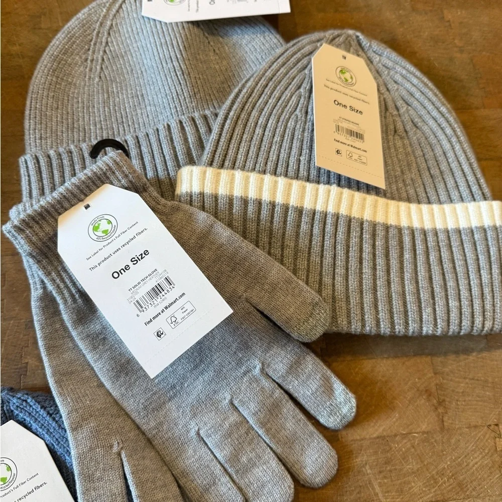 8 piece Cozy Women’s Beanie and Glove Set - Black, Blue, Gray BRAND NEW